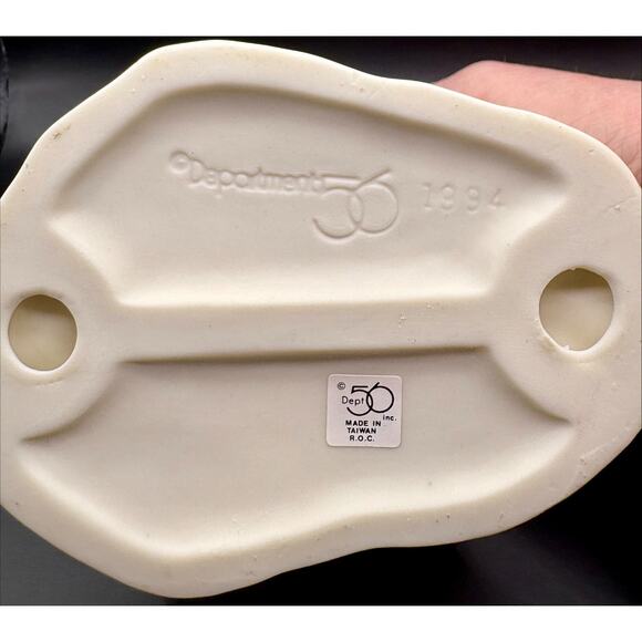 Dept 56 Snowbunnies "Help Me Hide The Eggs" 1994 - Picture 4 of 5